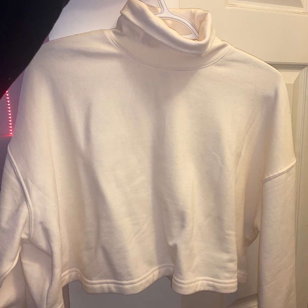 Long Sleeve Turtle Neck!